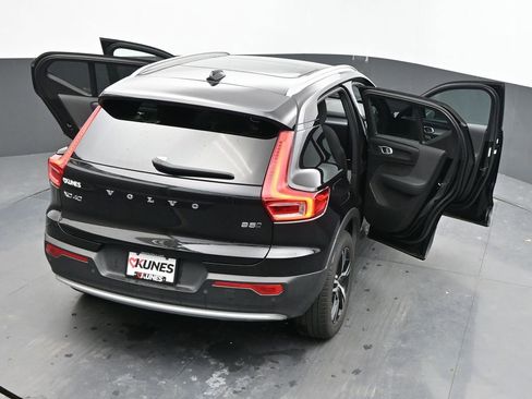 Used 2025 Volvo XC40 B5 Core AWD/4WD image 46