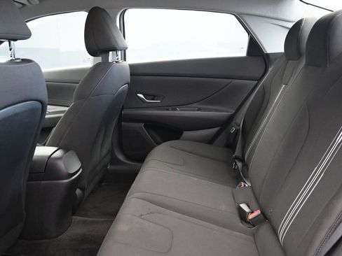 Used 2022 Hyundai Elantra Blue image 17