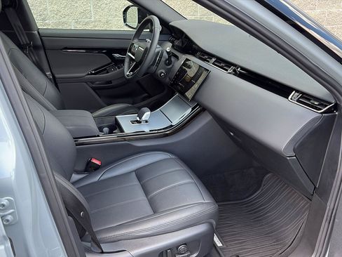 Used 2025 Land Rover Range Rover Evoque S AWD/4WD image 24