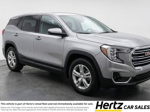 Used 2024 GMC Terrain SLE FWD image 1