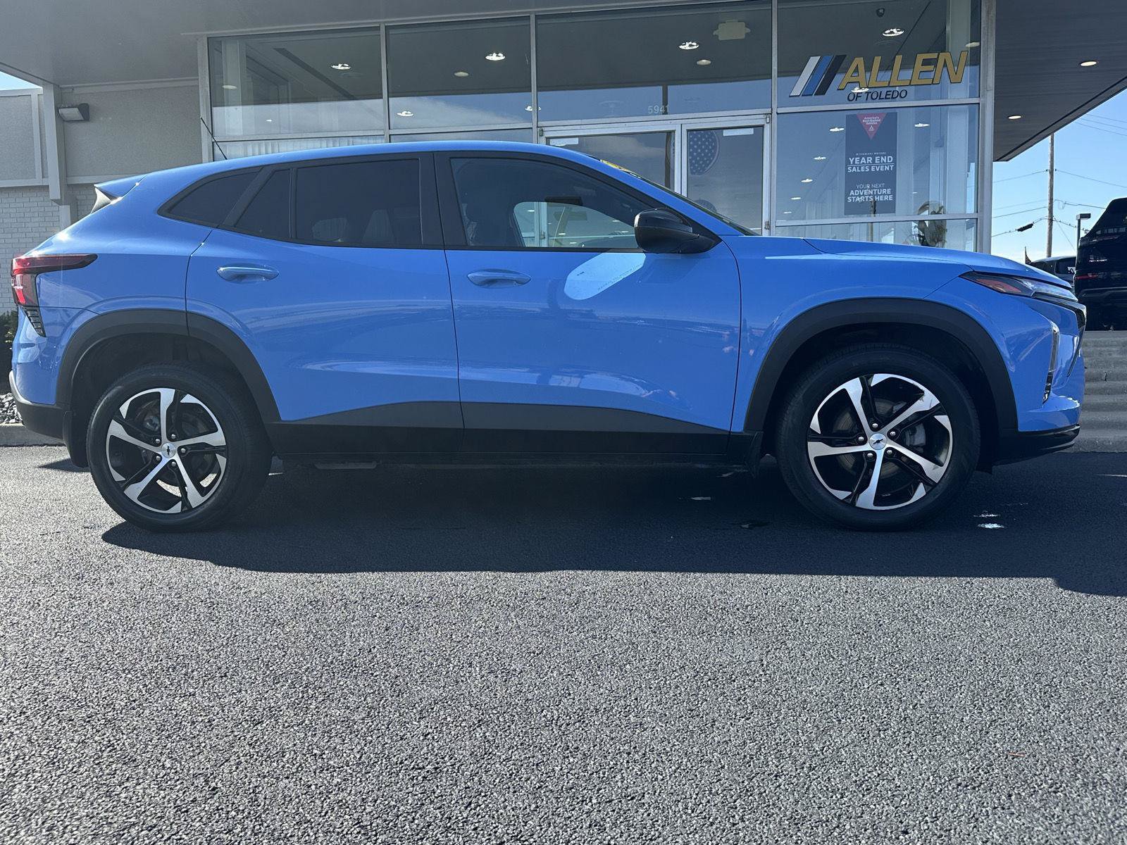 Used 2024 Chevrolet Trax RS w/ Driver Confidence Package FWD image 1