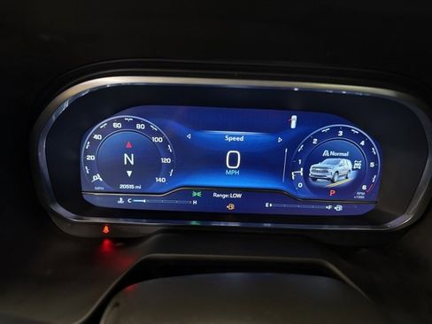 Used 2023 Chevrolet Tahoe Z71 w/ Luxury Package image 13