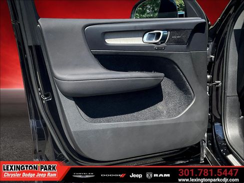 Used 2023 Volvo XC40 B5 Ultimate w/ Climate Package AWD/4WD image 19