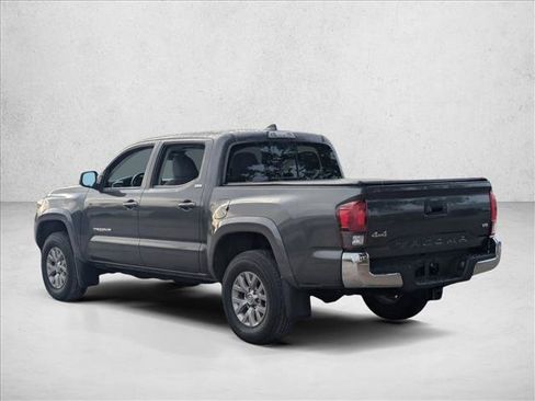 Used 2018 Toyota Tacoma SR5 AWD/4WD image 5