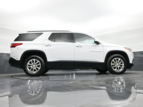 Used 2020 Chevrolet Traverse LT image 25