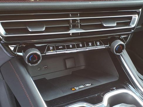 New 2026 Chevrolet Traverse Z71 w/ Driver Confidence Package image 21