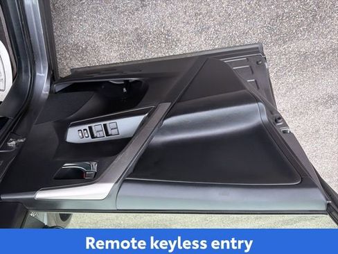 Used 2017 Toyota RAV4 XLE w/ Convenience Package AWD/4WD image 19