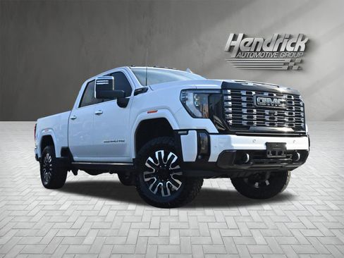 Used 2025 GMC Sierra 2500 Denali Ultimate w/ Max Trailering Package image 2