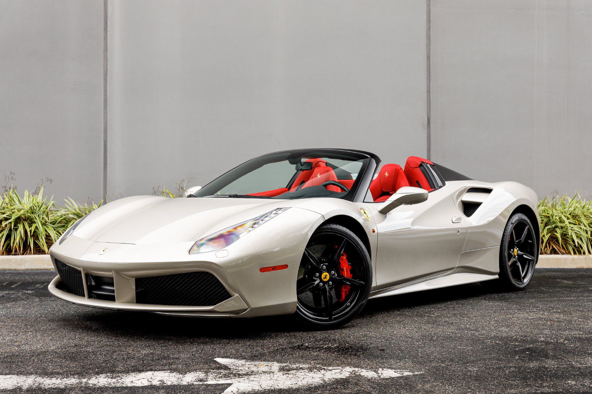 Used 2018 Ferrari 488 Spider RWD image 9