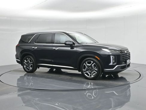 Used 2023 Hyundai Palisade Limited w/ Cargo Package image 27