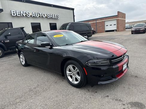 Used 2016 Dodge Charger SE w/ Popular Equipment Group image 4