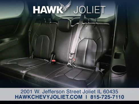 Used 2024 Chrysler Pacifica Limited FWD image 12