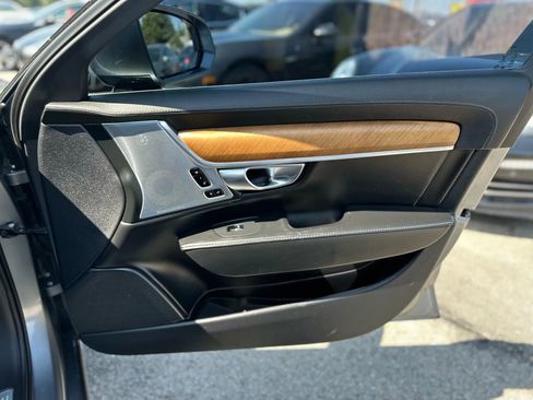 Used 2018 Volvo S90 T6 Inscription w/ Convenience Package image 21