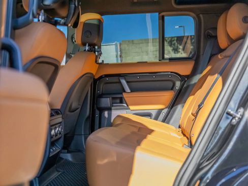 Used 2024 Land Rover Defender 110 V8 image 59