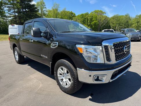 Used 2017 Nissan Titan PRO-4X AWD/4WD image 7