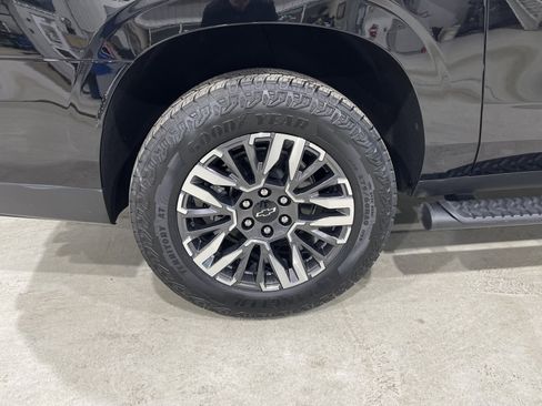 Used 2026 Chevrolet Suburban Z71 w/ Z71 Off-Road Package image 10