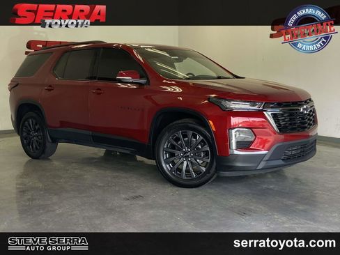 Used 2023 Chevrolet Traverse RS FWD image 1