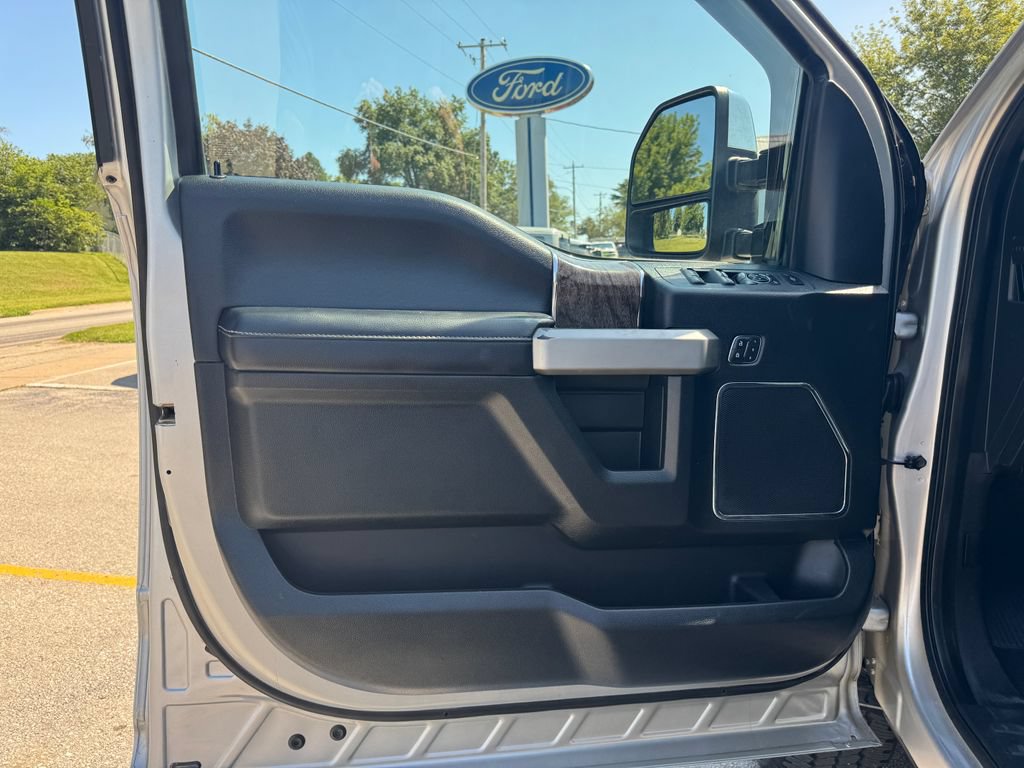 Used 2019 Ford F350 Lariat w/ Lariat Ultimate Package AWD/4WD image 22