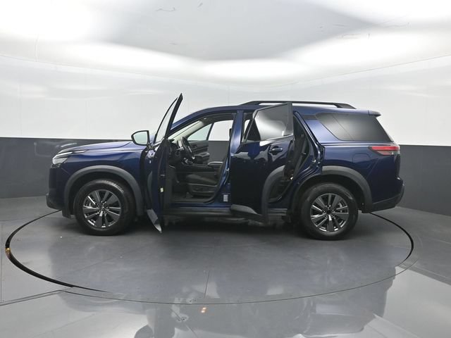 Used 2024 Nissan Pathfinder SV FWD image 38