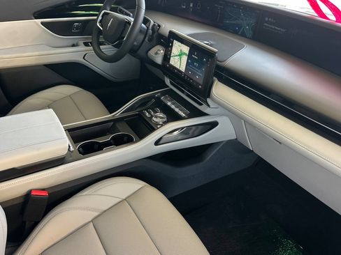 New 2026 Lincoln Nautilus Premier AWD/4WD image 15