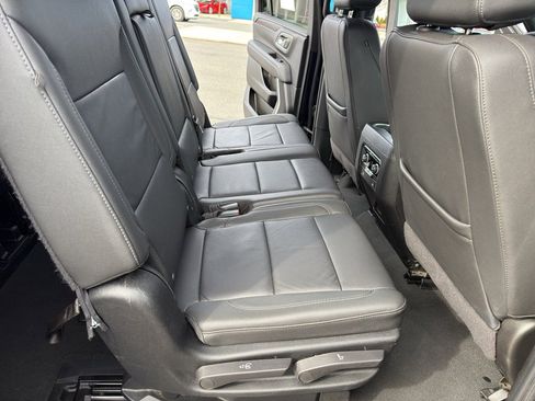 Used 2024 Chevrolet Suburban LT image 32