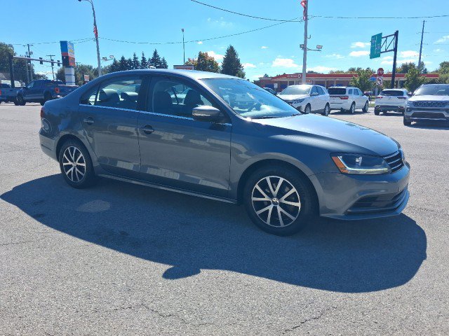 Used 2017 Volkswagen Jetta SE FWD image 1