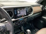 Used 2016 Toyota Tacoma Limited image 3