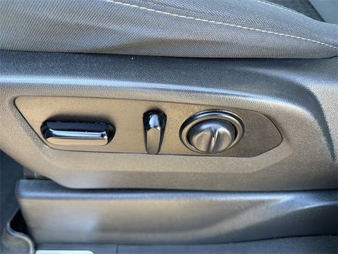 Used 2021 Chevrolet Silverado 1500 LT image 17