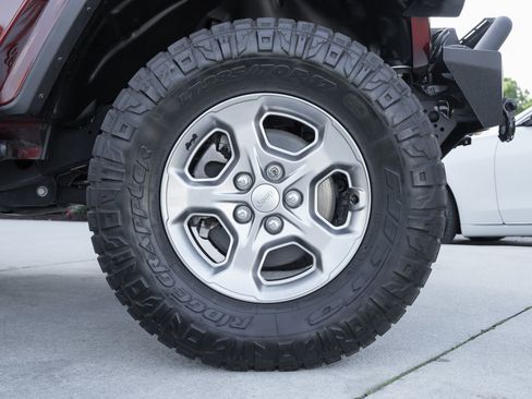 Used 2021 Jeep Gladiator Sport AWD/4WD image 28