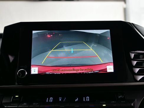 Used 2025 Toyota Camry SE FWD image 18