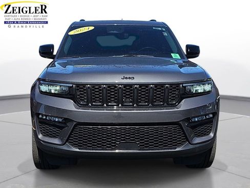 Used 2024 Jeep Grand Cherokee Limited w/ Black Appearance Package image 2