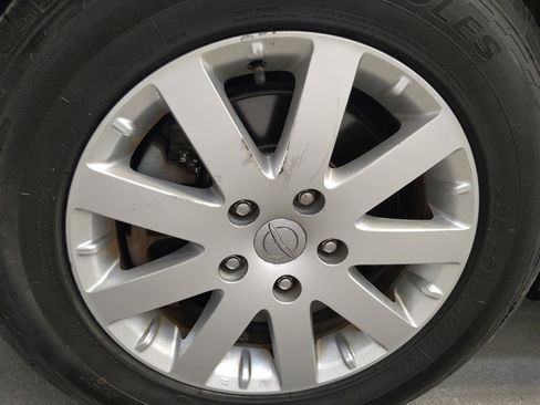 Used 2016 Chrysler Town & Country Touring image 31