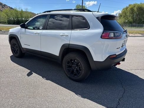 Used 2022 Jeep Cherokee Trailhawk w/ Premium Leather Package AWD/4WD image 4