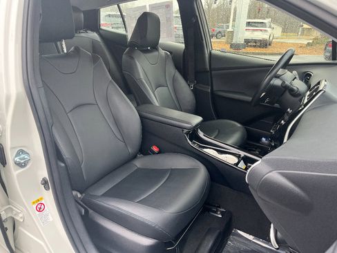 Used 2016 Toyota Prius Three Touring image 15