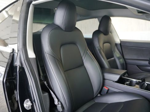 Used 2019 Tesla Model 3 Mid Range image 27