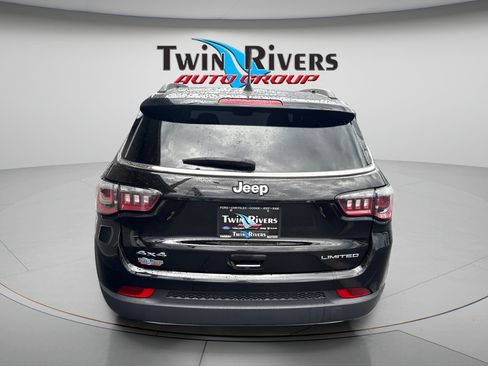 Certified 2023 Jeep Compass Limited AWD/4WD image 3