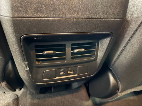 Used 2025 Chevrolet Colorado LT w/ LT Convenience Package image 28