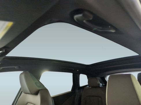 Used 2025 BMW X3 xDrive30i w/ Premium Package image 12