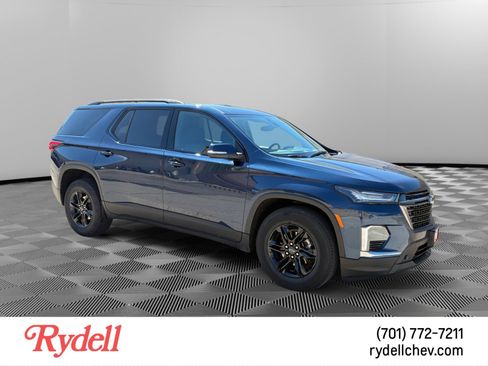 Used 2023 Chevrolet Traverse LT w/ Midnight/Sport Edition AWD/4WD image 4