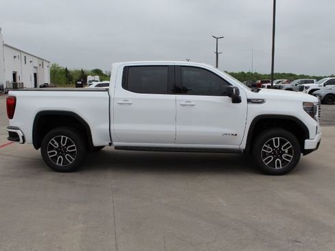 New 2026 GMC Sierra 1500 AT4 w/ AT4 Premium Package AWD/4WD image 6