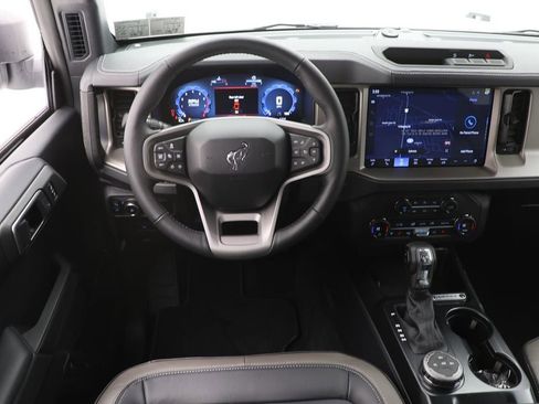 New 2025 Ford Bronco Outer Banks image 14