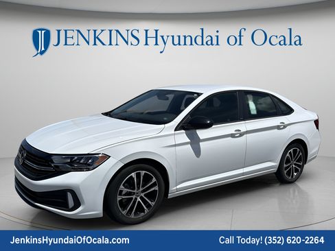 Used 2024 Volkswagen Jetta Sport FWD image 11