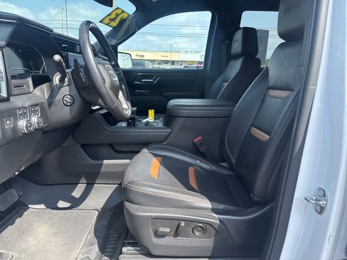 Used 2023 GMC Sierra 1500 AT4 image 12