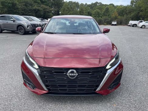 Used 2024 Nissan Altima 2.5 SL FWD image 8