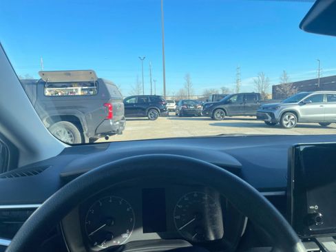 Used 2025 Toyota Corolla LE image 34