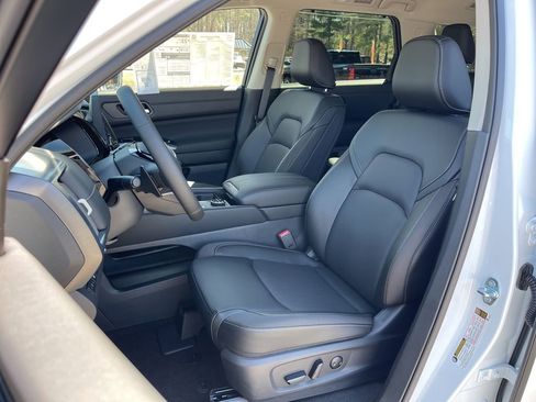 New 2026 Nissan Pathfinder SL w/ SL Premium Package (P04) image 17