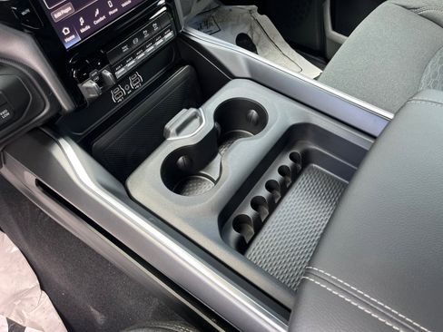 New 2025 RAM 2500 Big Horn AWD/4WD image 24