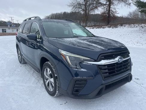 Used 2024 Subaru Ascent Premium w/ Convenience Package image 3