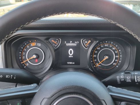Used 2025 Jeep Wrangler Unlimited Sport AWD/4WD image 7