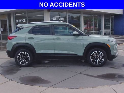 Used 2025 Chevrolet TrailBlazer LT w/ Convenience Package AWD/4WD image 2